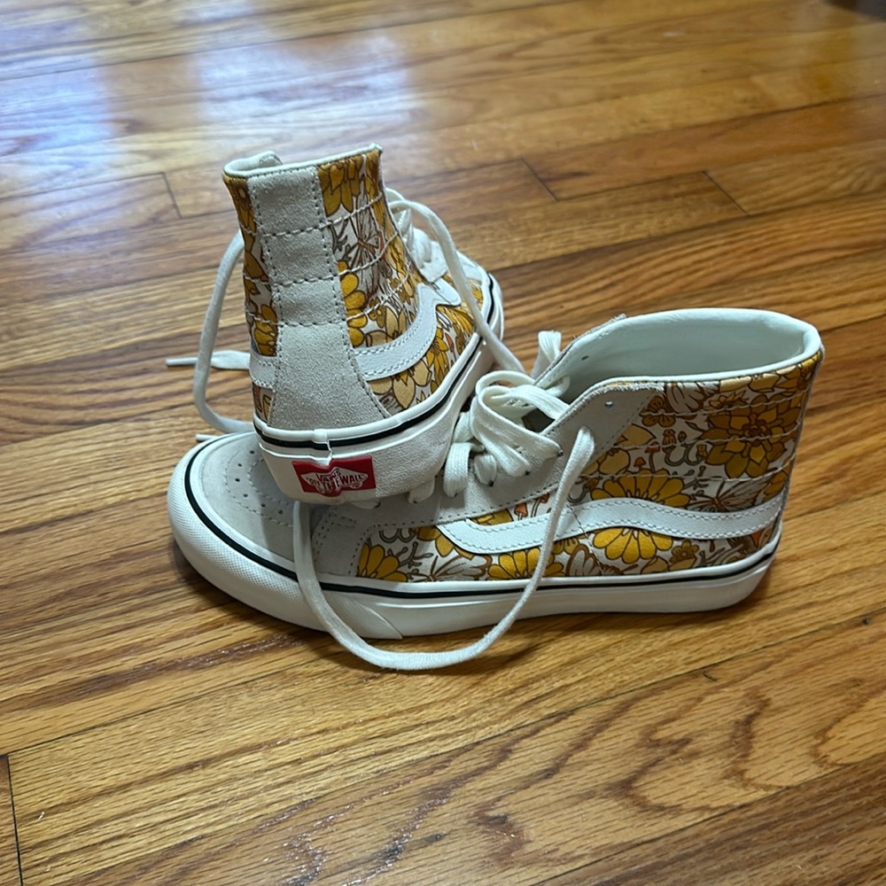 VANS Sk8-Hi Multicolor Trippy Floral Mushroom